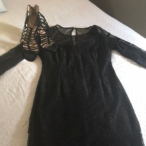 Black classy fitted Guess evening dress 👗